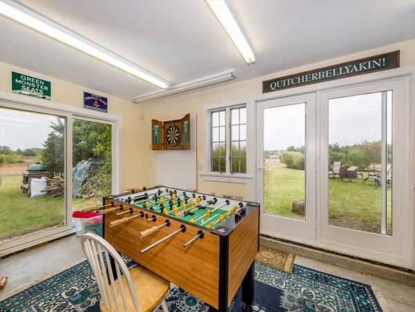 Cape Cod Home 994612