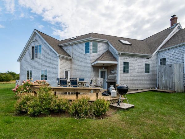 Cape Cod Home 994612