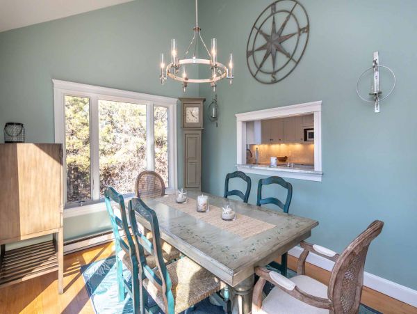 Cape Cod Home 994614