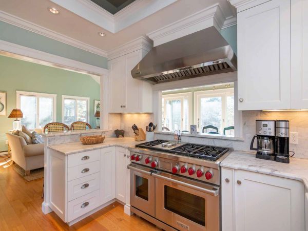 Cape Cod Home 994614