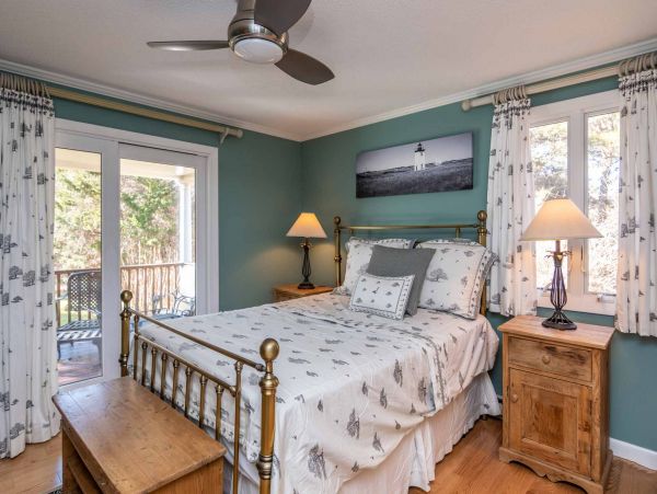 Cape Cod Home 994614