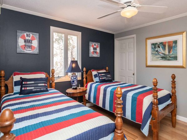 Cape Cod Home 994614