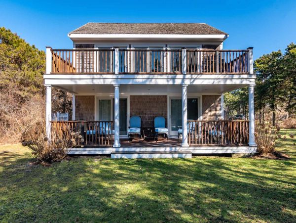 Cape Cod Home 994614