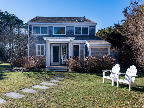 Cape Cod Home 994614