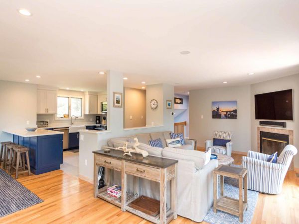 Cape Cod Home 994615
