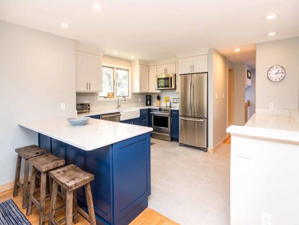 Cape Cod Home 994615