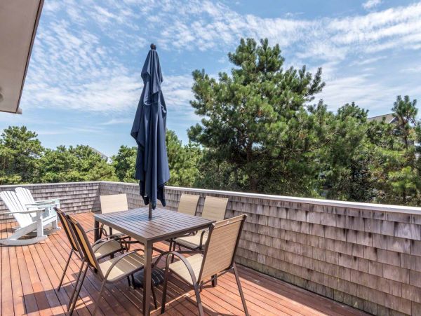 Cape Cod Home 994615