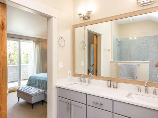 Cape Cod Home 994615