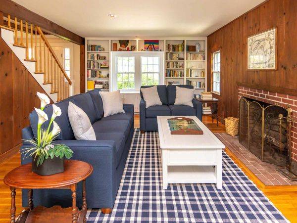 Cape Cod Home 994617