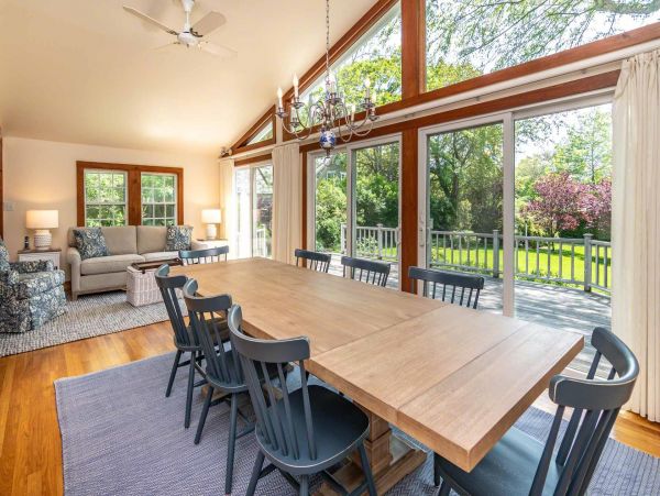 Cape Cod Home 994617