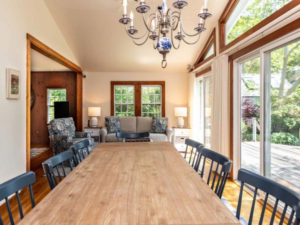 Cape Cod Home 994617