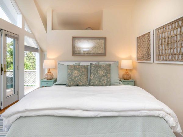 Cape Cod Home 994617