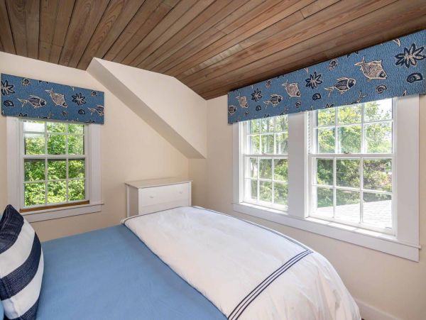 Cape Cod Home 994617
