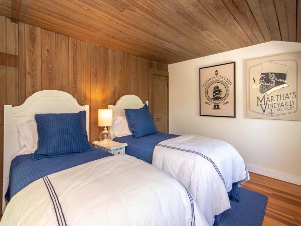 Cape Cod Home 994617