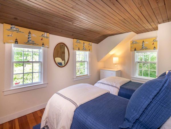 Cape Cod Home 994617