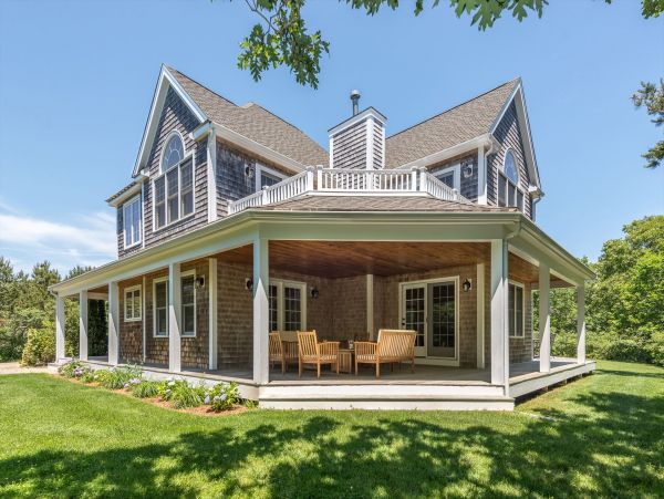 Cape Cod Home 994618