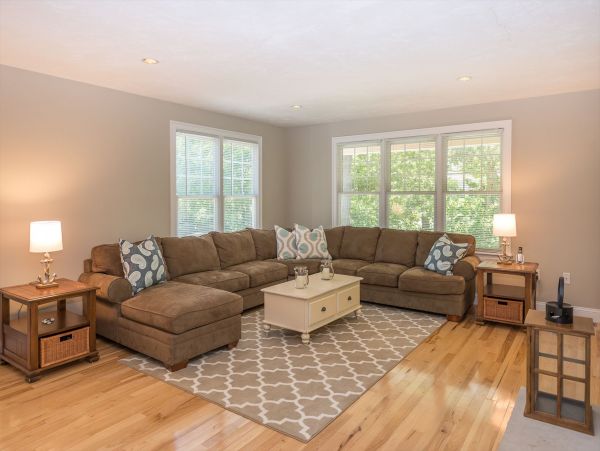 Cape Cod Home 994618