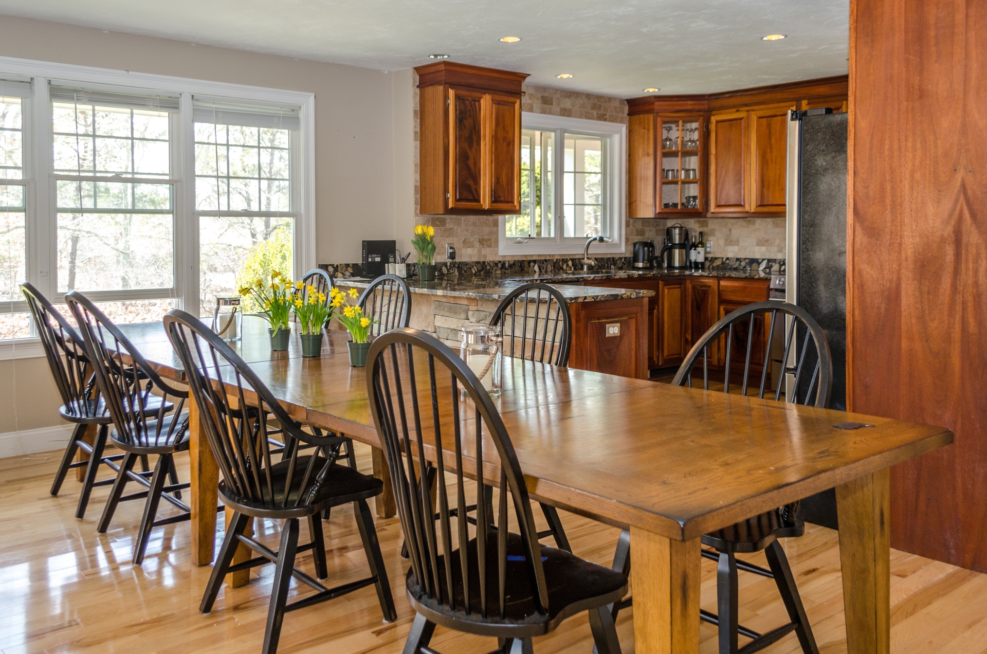 Cape Cod Home 994618