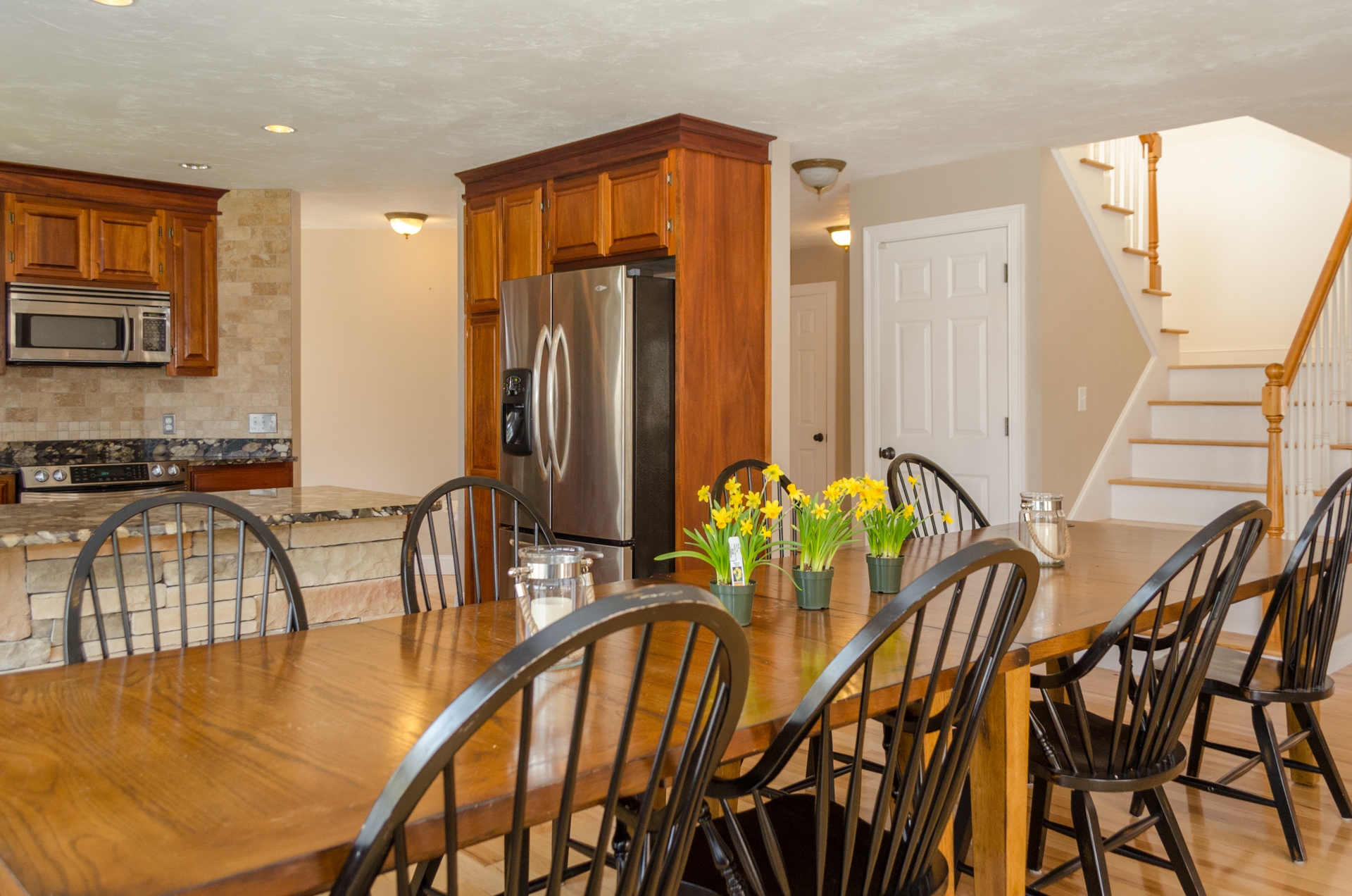 Cape Cod Home 994618