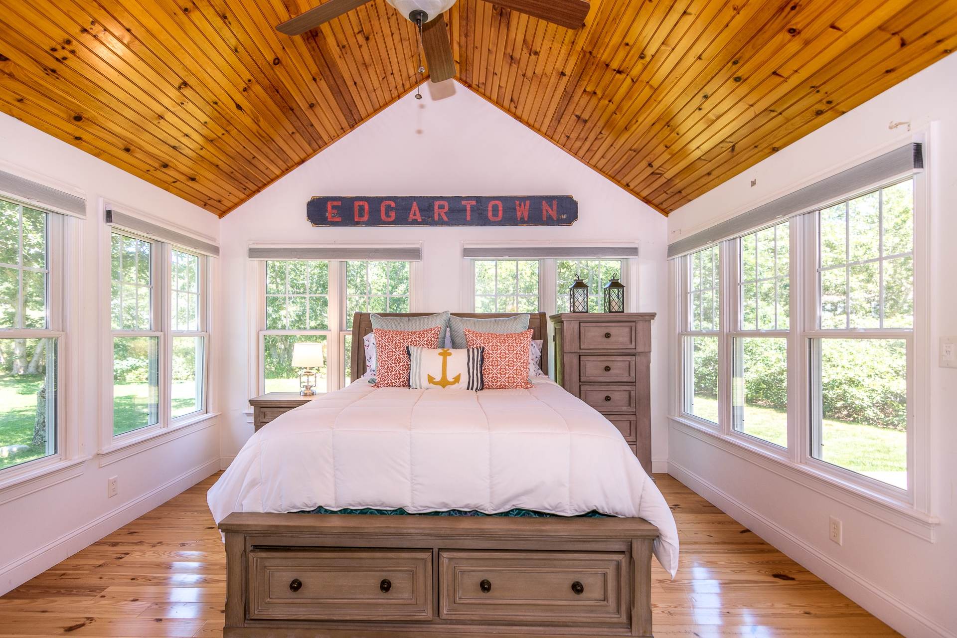 Cape Cod Home 994618