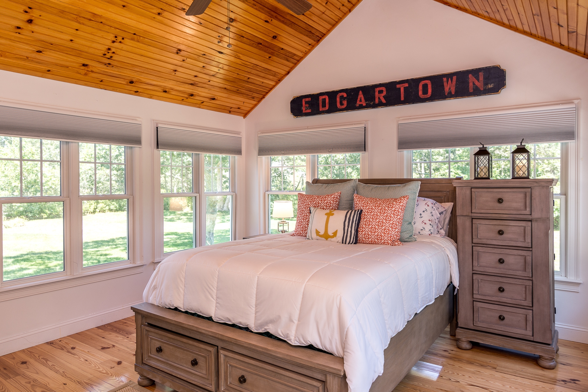 Cape Cod Home 994618