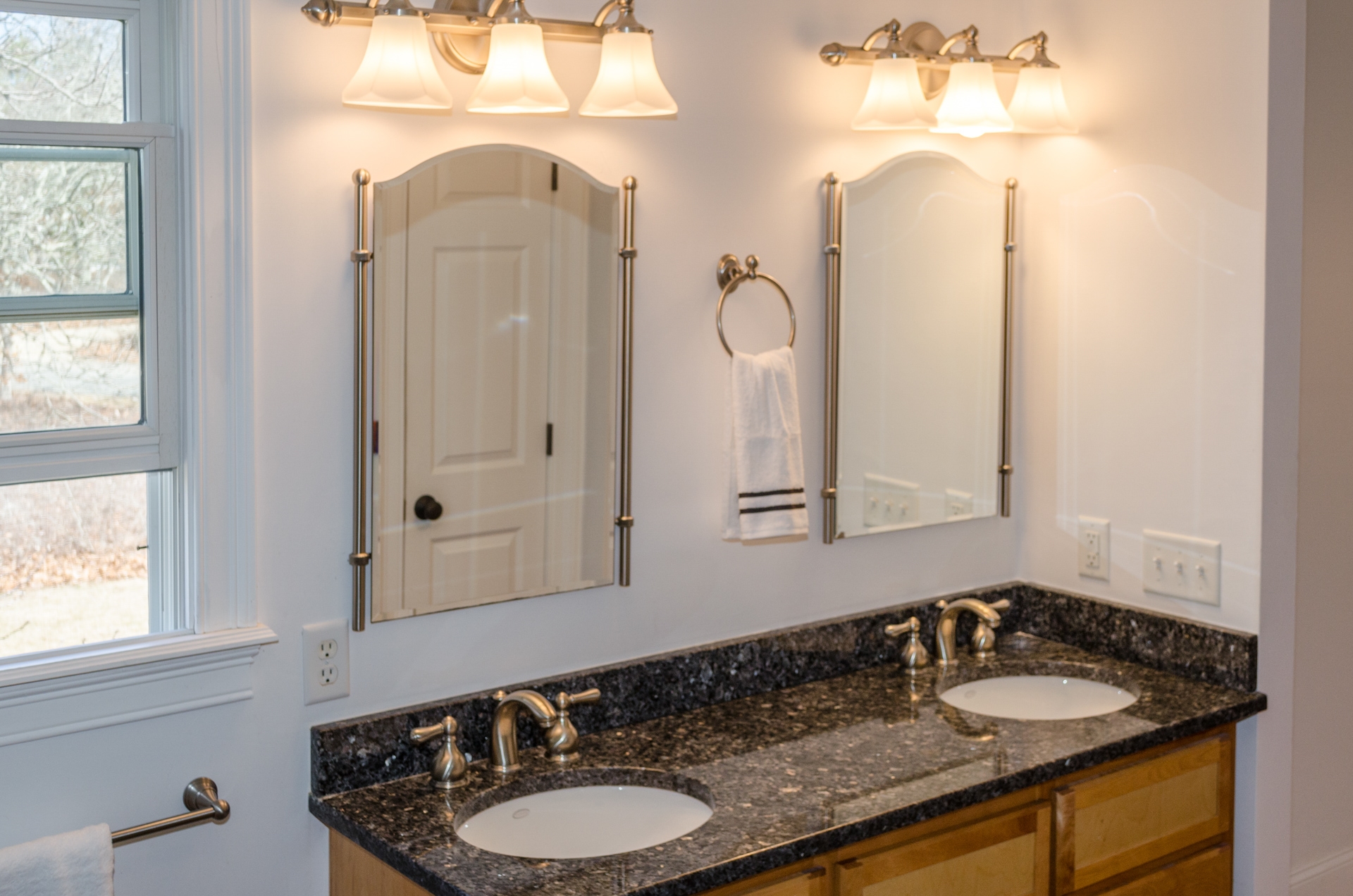 Cape Cod Home 994618