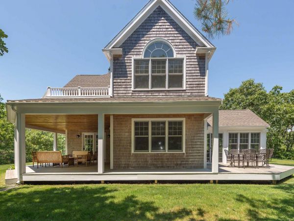 Cape Cod Home 994618