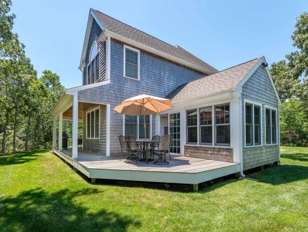 Cape Cod Home 994618