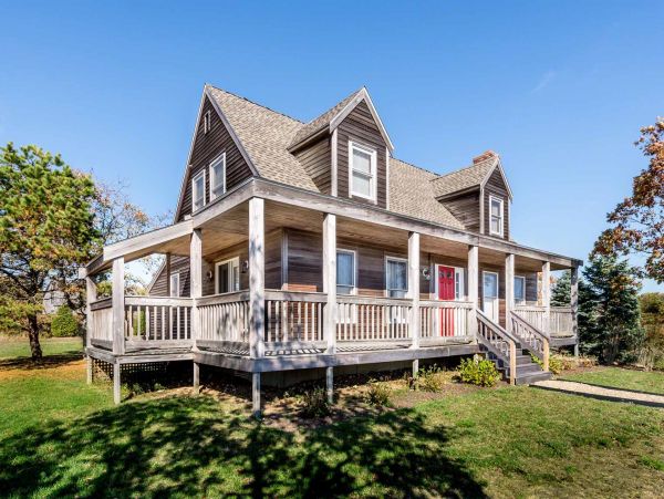 Cape Cod Home 994619