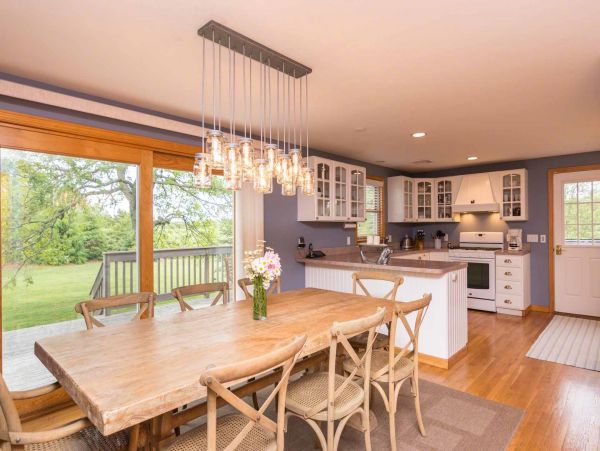 Cape Cod Home 994619
