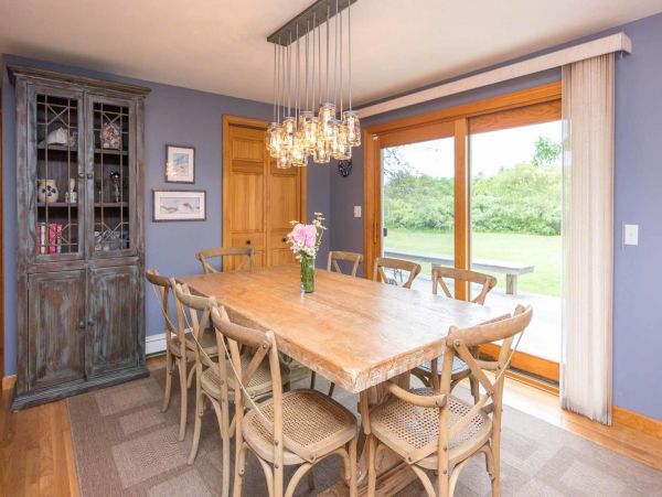 Cape Cod Home 994619