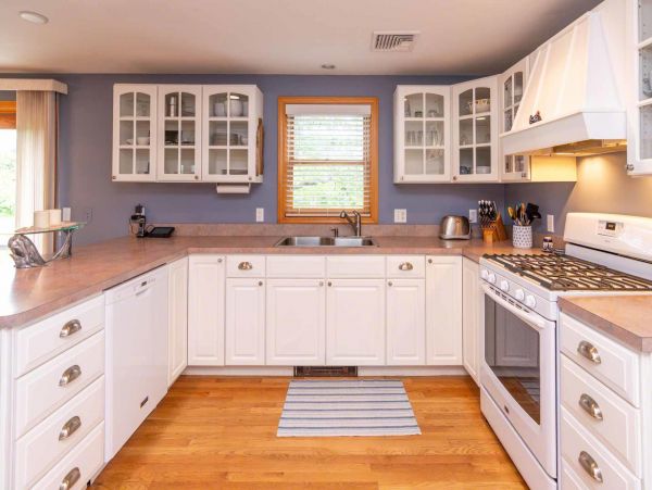 Cape Cod Home 994619