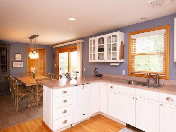 Cape Cod Home 994619