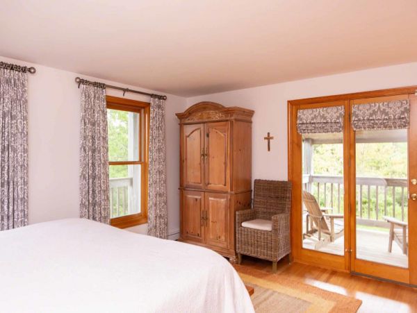 Cape Cod Home 994619
