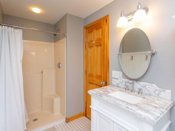 Cape Cod Home 994619