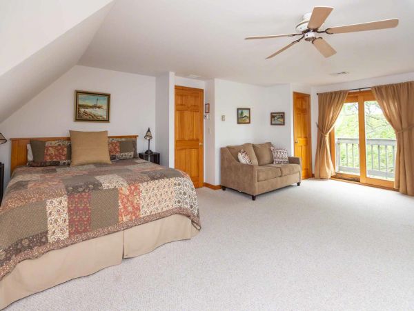 Cape Cod Home 994619
