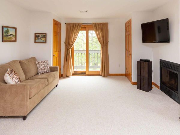 Cape Cod Home 994619