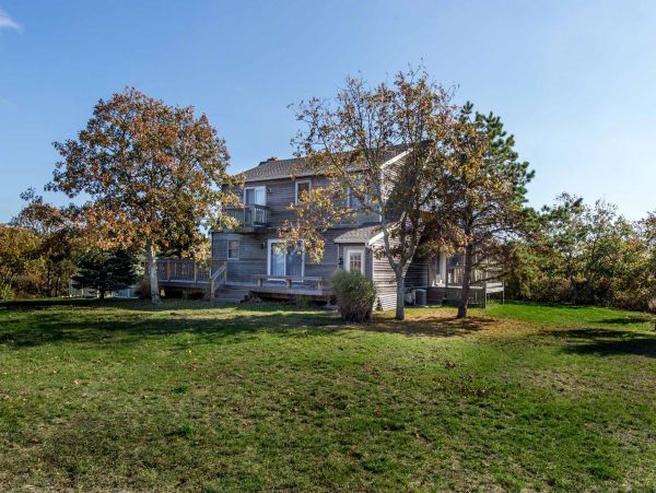 Cape Cod Home 994619