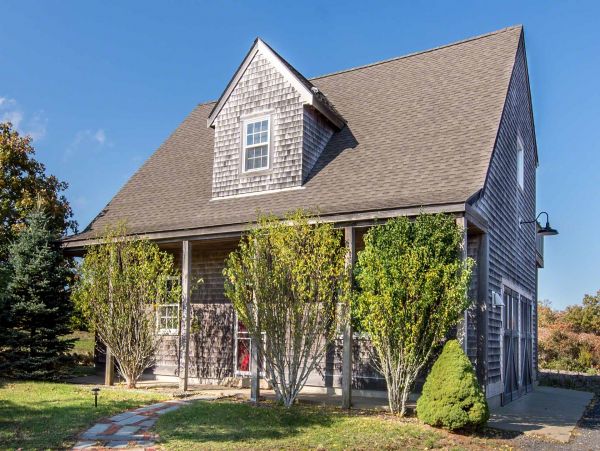 Cape Cod Home 994619