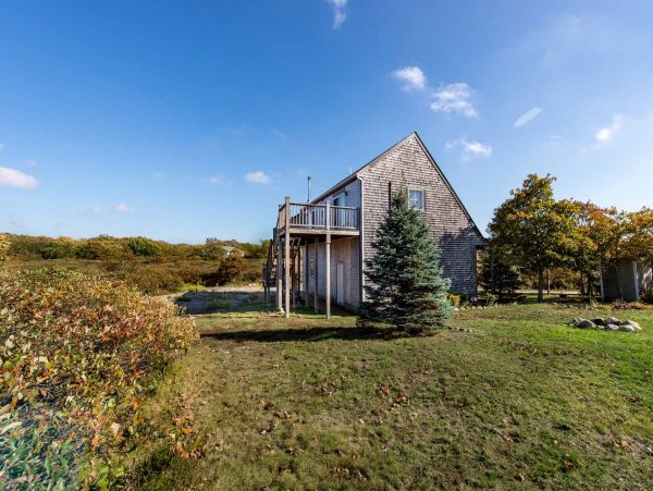 Cape Cod Home 994619