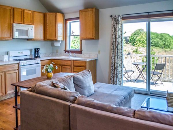 Cape Cod Home 994619