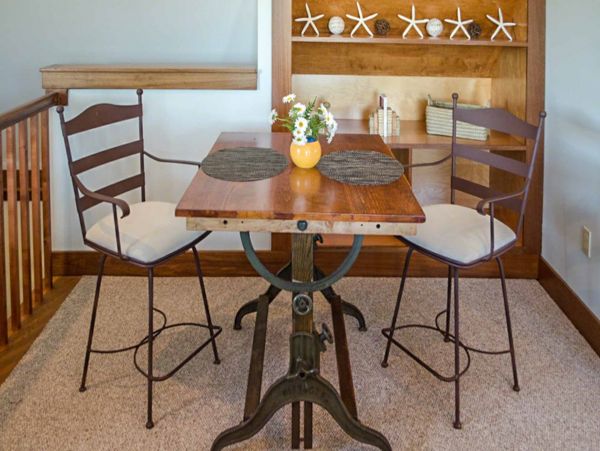 Cape Cod Home 994619