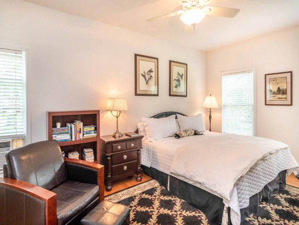 Cape Cod Home 994620