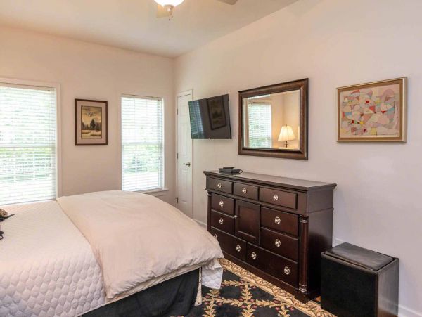 Cape Cod Home 994620