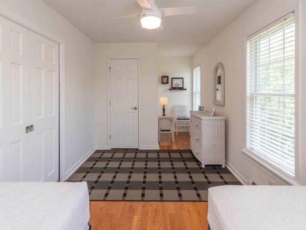 Cape Cod Home 994620