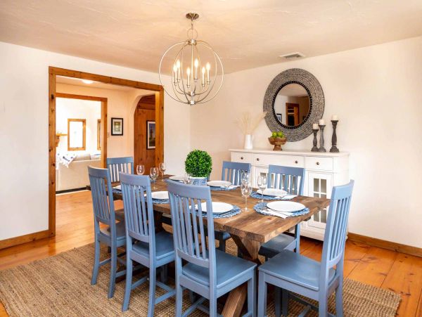 Cape Cod Home 994622