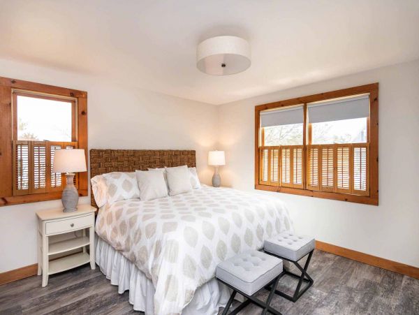 Cape Cod Home 994622