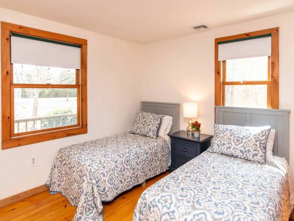 Cape Cod Home 994622