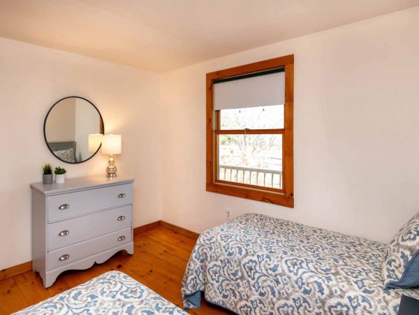 Cape Cod Home 994622