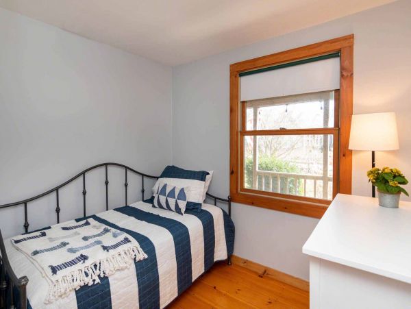 Cape Cod Home 994622